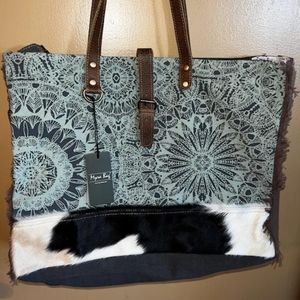 NWT MYRA BAG,  Green Floral Weekender Bag